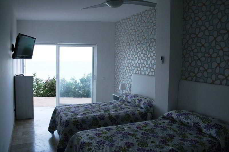 Hotel Boutique Milla De Plata Torreguadiaro Esterno foto